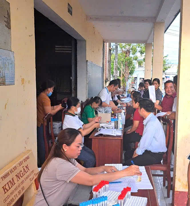 Trường Cao đẳng Cộng đồng Sóc Trăng tổ chức khám sức khỏe cho Cán bộ viên chức người lao động năm 2025